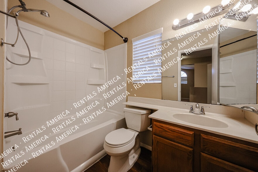Building Photo - 6631 N 84th Dr