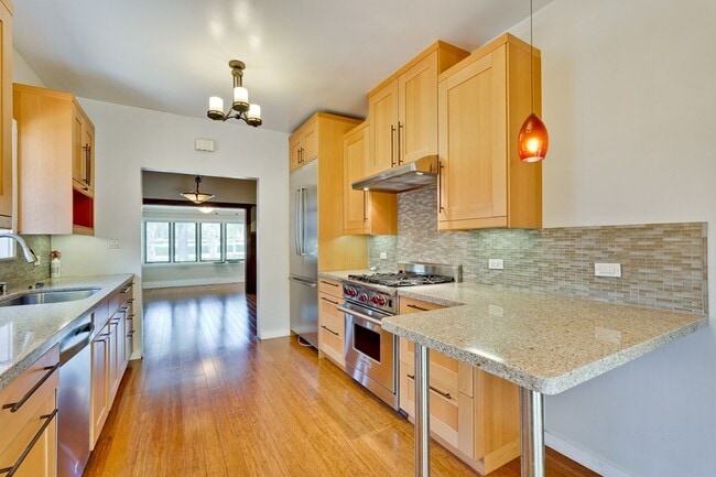 Building Photo - Single Family 3 Bed 2 Bath House in Santa ...