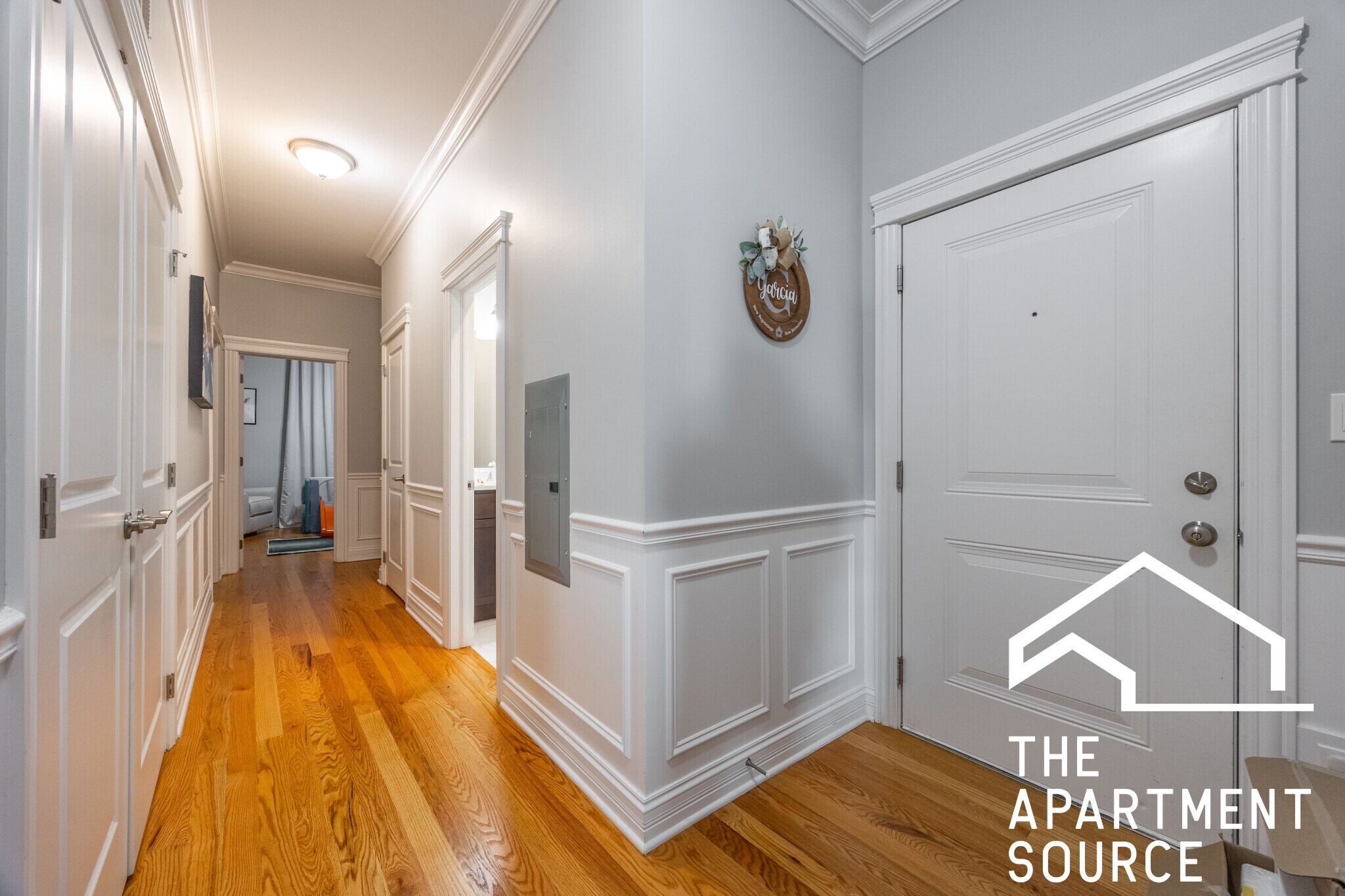 Building Photo - 520 N Western Ave