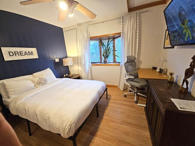 Building Photo - 152 Central Ave