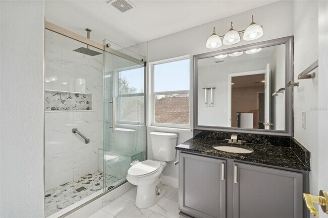 Building Photo - 18154 Sandy Pointe Dr