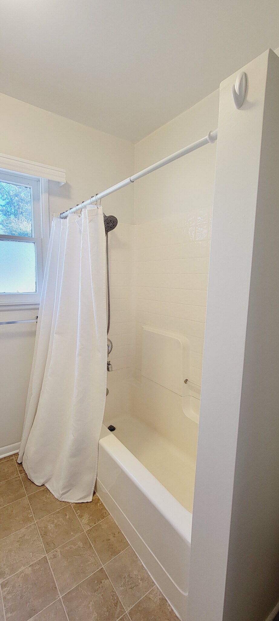 Building Photo - 16911 Glenetta Way