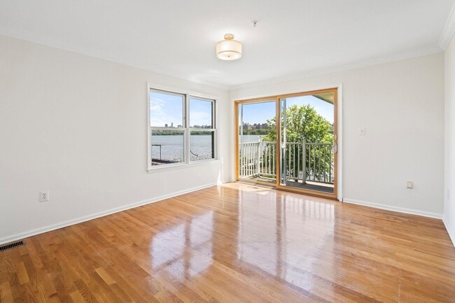 Building Photo - 500 Fulton Ct