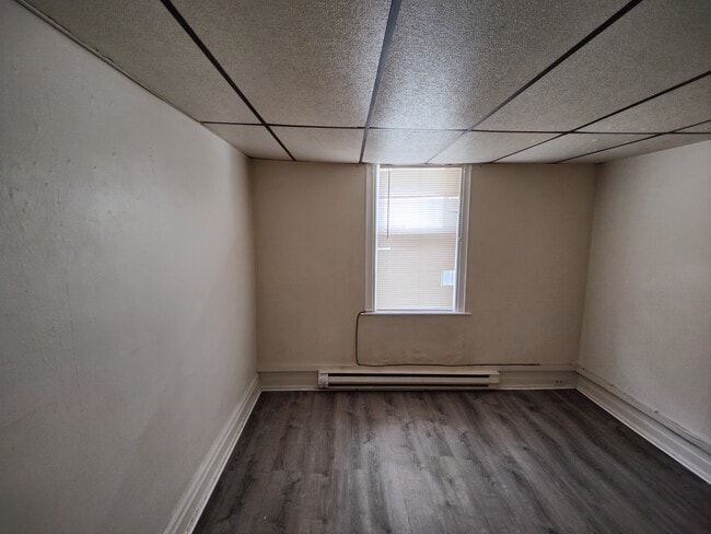 Building Photo - 388 Chew St