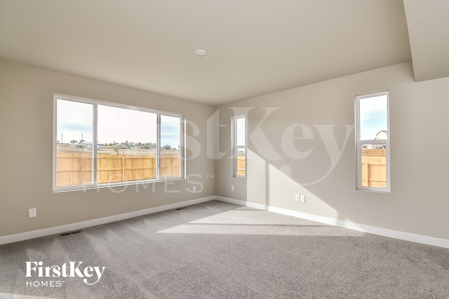 Building Photo - 10189 Luneth Dr