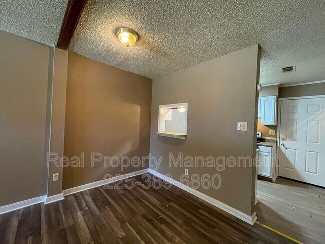 Building Photo - 750 Hospital Rd