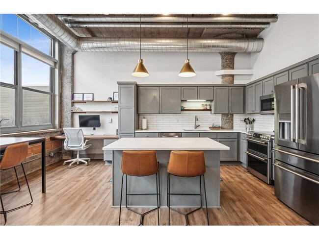 Building Photo - 521 7th St. S