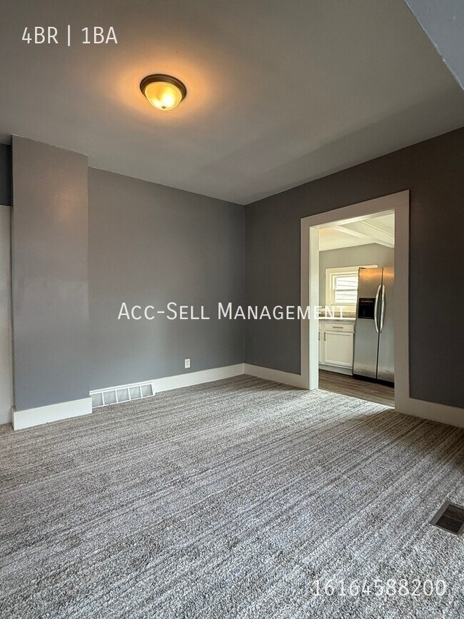 Building Photo - 419 Brenner St NE