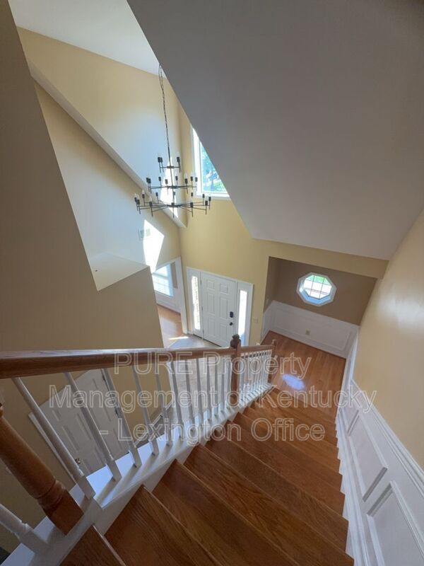 Building Photo - 4844 Clifford Cir