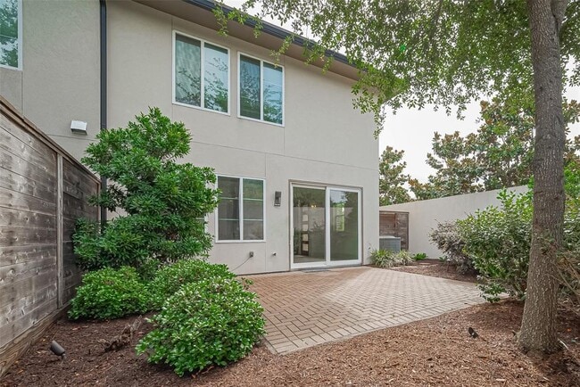 Building Photo - 11603 Royal Ivory Crossing