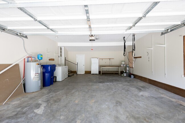 Building Photo - 815 Mount Olivet Girkin Rd