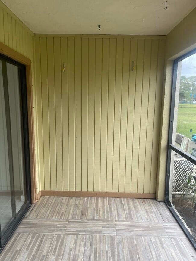 Building Photo - 4259 Oak Terrace Dr