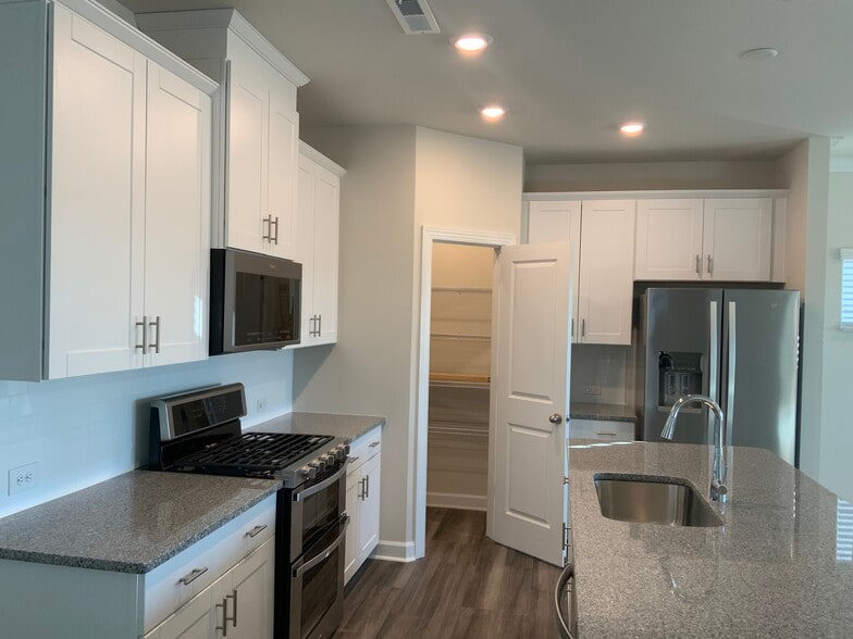 Building Photo - 12408 Larue Ln