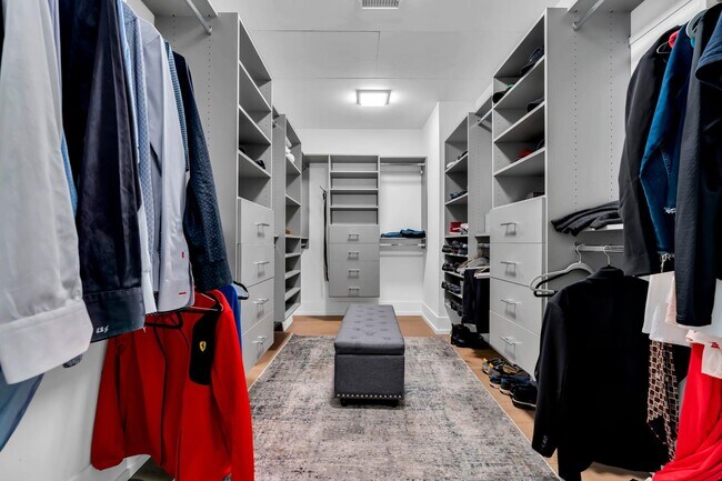 Building Photo - 200 Ocean Ave N