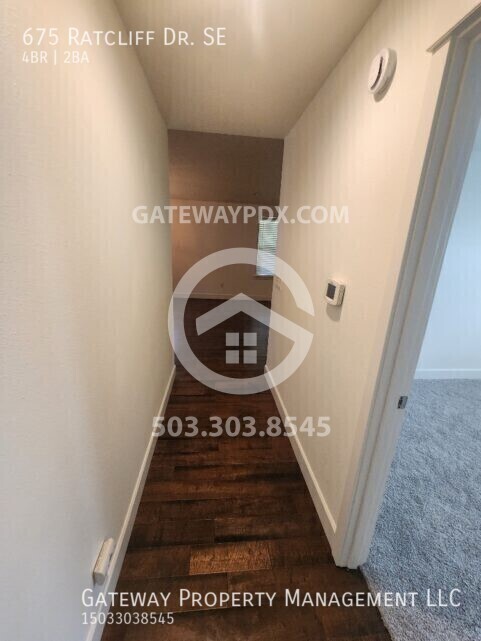 Building Photo - 675 Ratcliff Dr SE