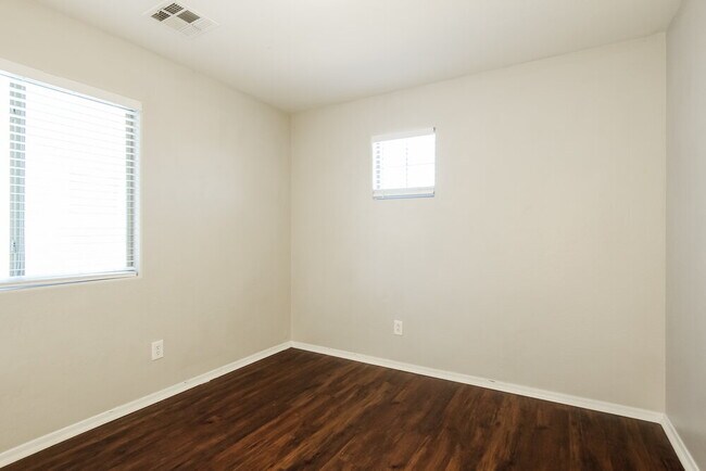 Building Photo - 17377 W Holland Ln