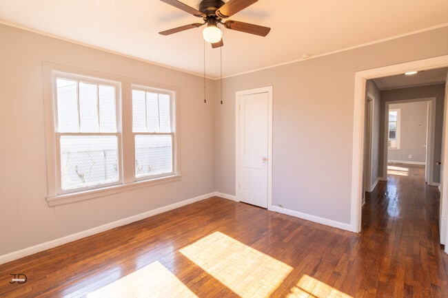 Building Photo - 2100 Garfield St