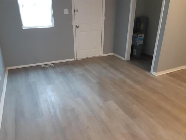 Building Photo - 2947 Lasalle St