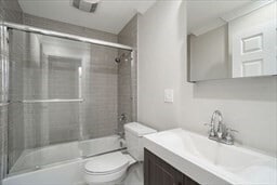 Building Photo - 841 Parker St