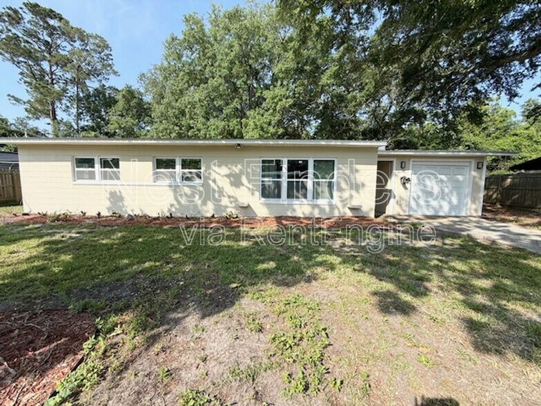 Building Photo - 1325 Hibiscus St