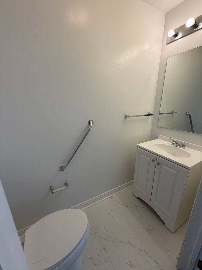 Building Photo - ??? MODERN 3BD & 1.5BATH HOUSE WALKING DISTANCE TO TEMPLE UNIVERSITY!!! ???