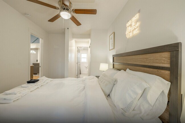 Building Photo - 1219 W 500 S