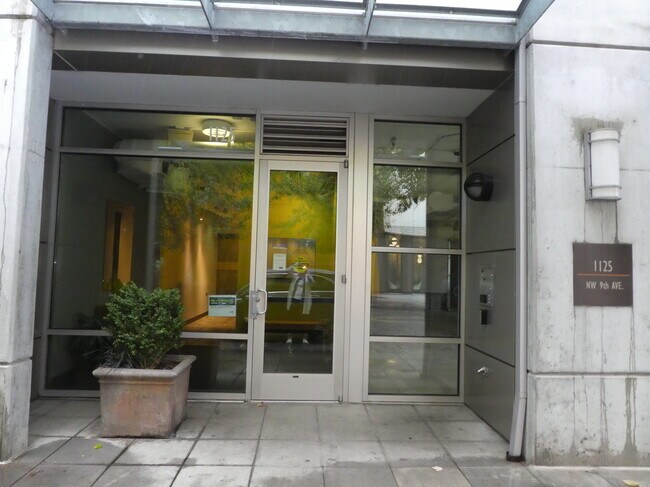 Building Photo - 1125 NW 9th Ave
