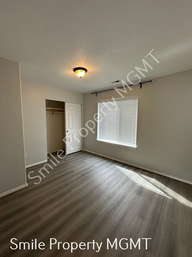 Building Photo - 3 Bedroom House in Happy Valley