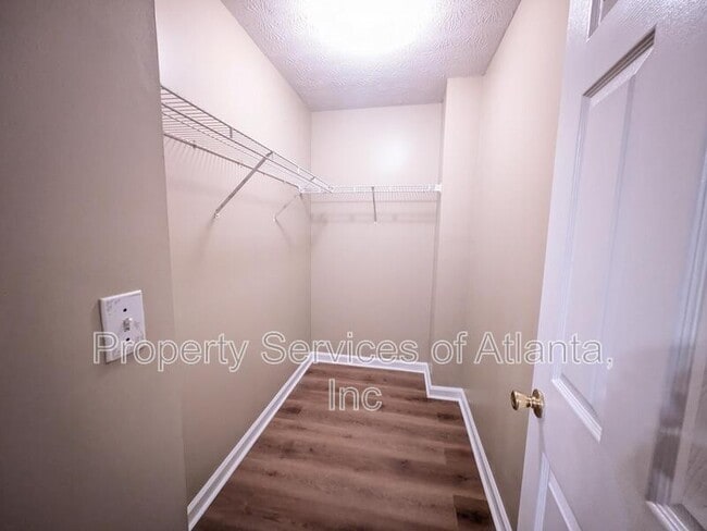 Building Photo - 518 Arbor Ridge Dr