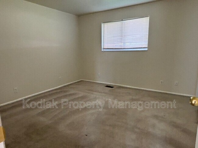 Building Photo - 9694 S Stonehaven St