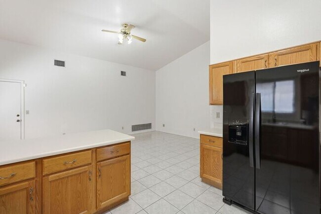 Building Photo - 8063 S New Abbey Dr