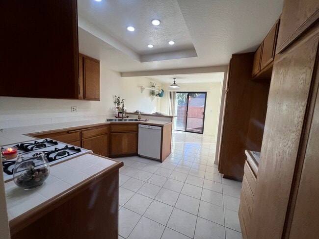 Building Photo - 827 El Paso Ct