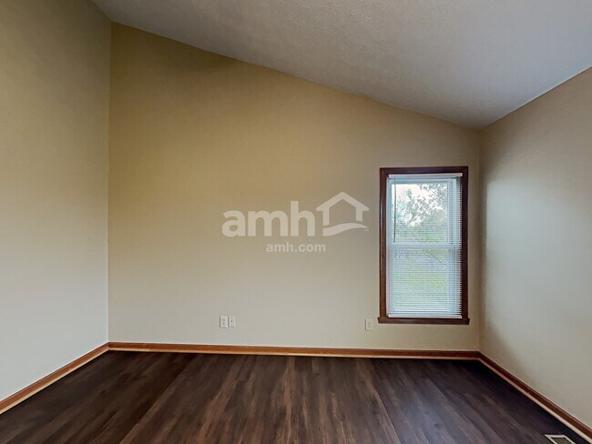 Building Photo - 9186 Pointe Ct