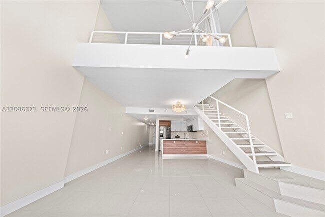 Building Photo - 2000 Bay Dr E