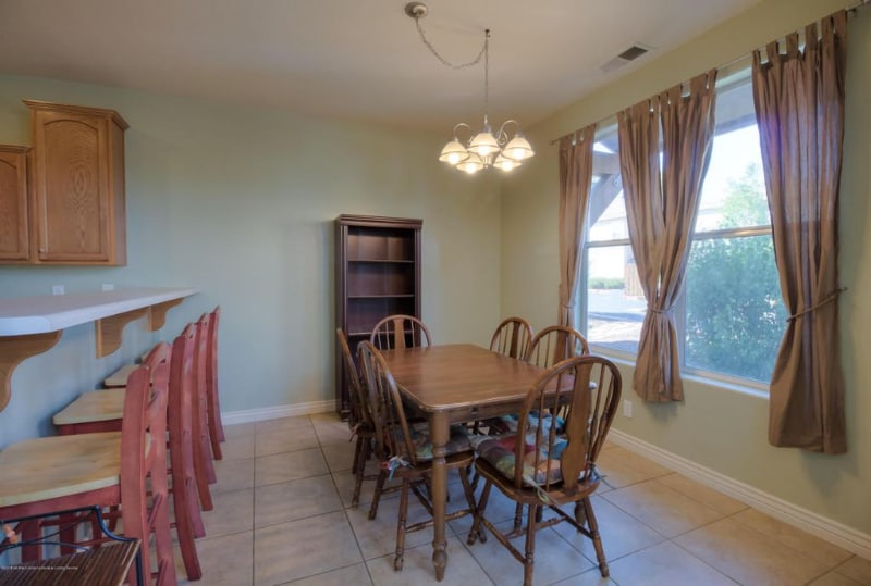 Building Photo - 1504 E Helen Way