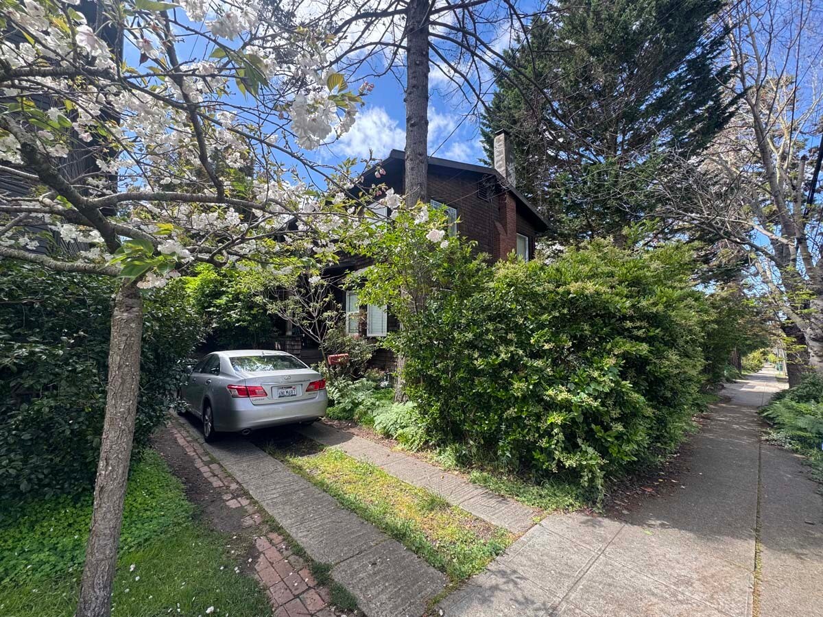 Building Photo - 2836 Derby St