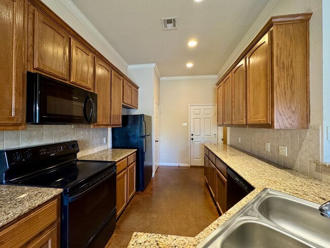 Building Photo - Duplex