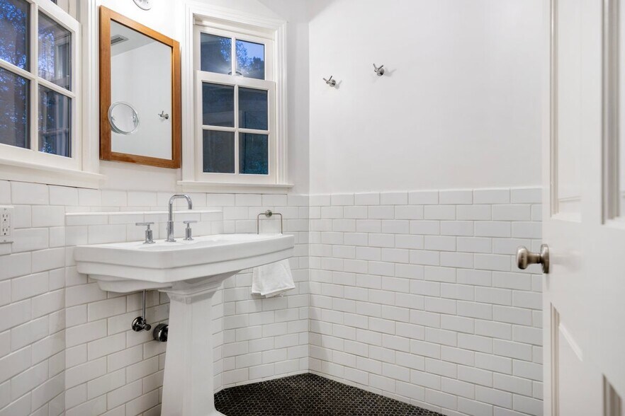 Building Photo - 163 Acari Dr