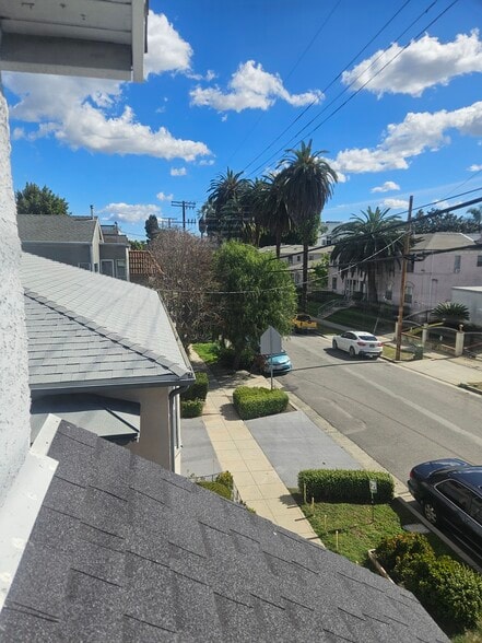 Building Photo - 5159 Clinton St