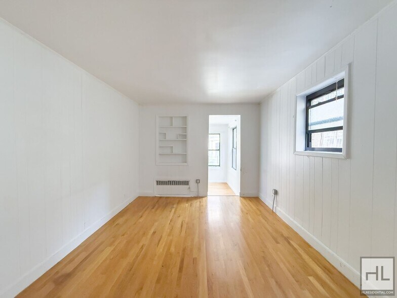 Building Photo - SULLIVAN PLACE / Renovated Full-Floor 1-Be...
