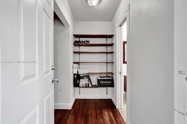 Building Photo - 13015 Biscayne Island Terrace