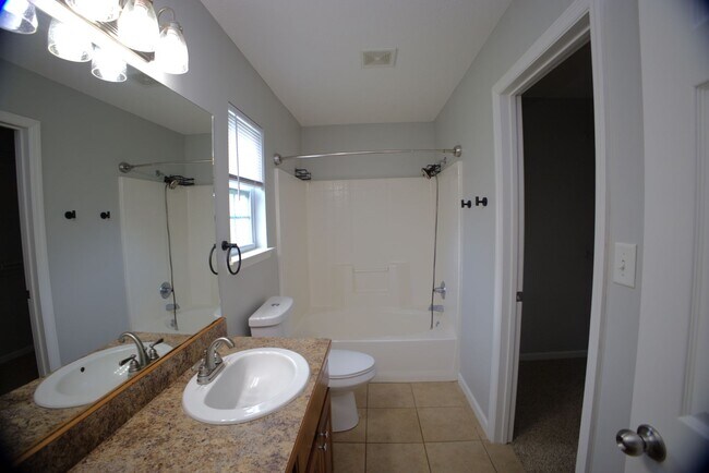 Building Photo - 5076 Branch Point Dr