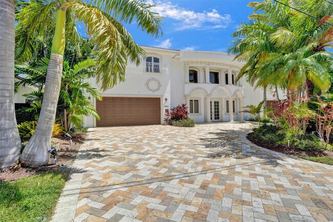 Building Photo - 3061 NE 43rd St