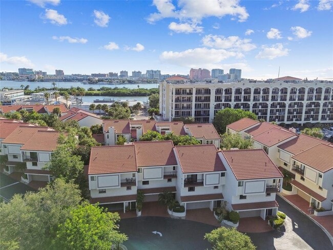 Building Photo - 240 Windward Passage
