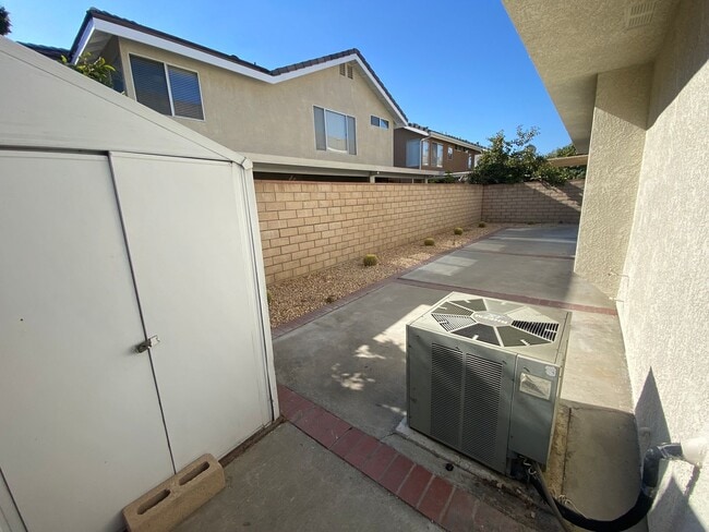 Building Photo - Very Spacious 3 Bedroom, 2.5 Bathroom House For Rent in Buena Park-Lots of Recent Upgrades!
