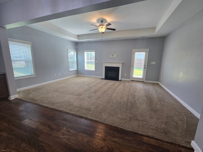 Building Photo - NEW LISTING- 4 bd/ 2.5 ba located MINUTES from Fort Bragg! Quiet Neighborhood!