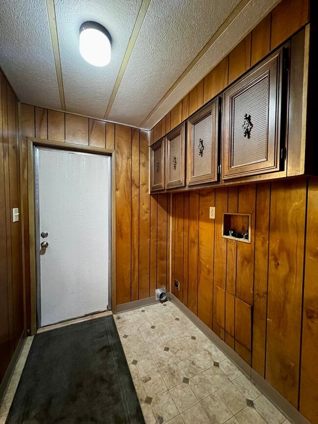 Building Photo - 721 S 83rd Ave