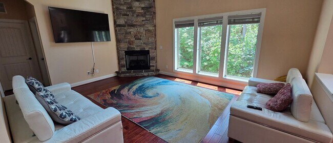 Building Photo - Executive home in Lewisville gated community