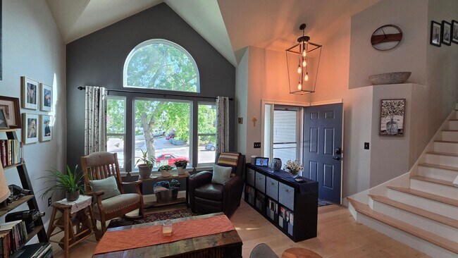Building Photo - Beautiful 4 Bedroom 3.5 Bath Home - Longmont!