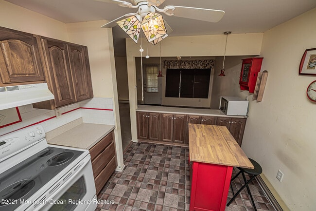 Building Photo - 118 Amberly Dr